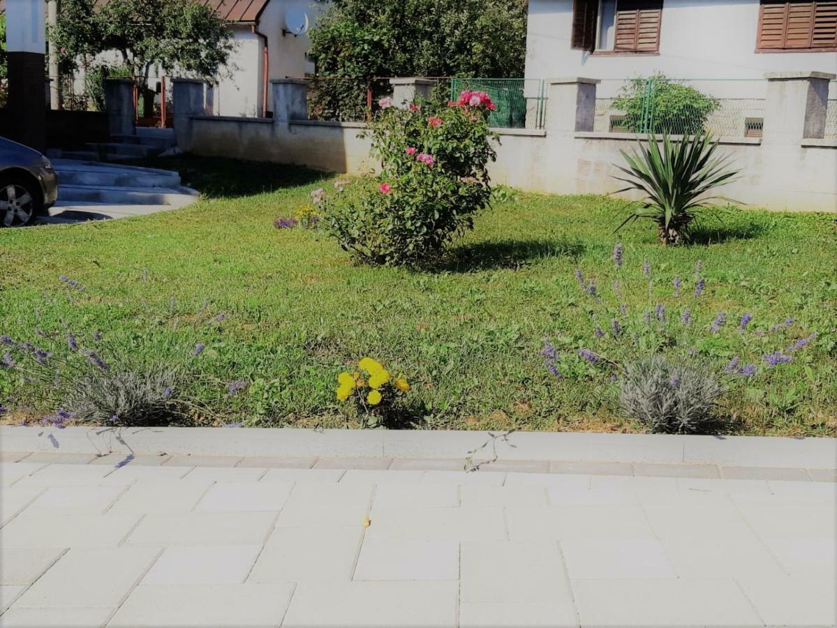 Apartment Upper Town Gospić エクステリア 写真